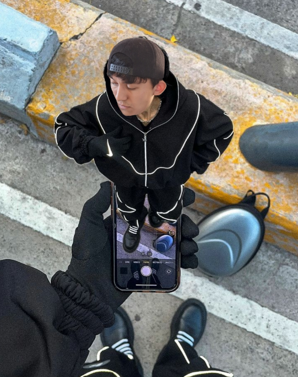 Foto montaje/Ilustración digital hecha en Photoshop y en Ibis.